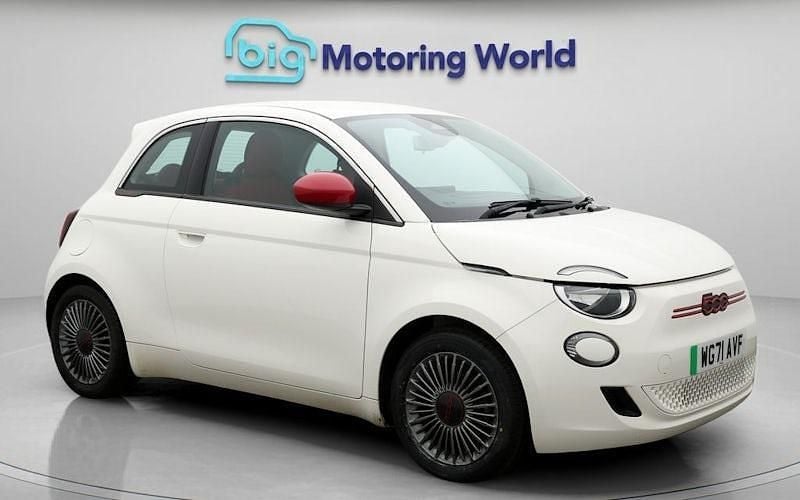 Used 2026 Fiat 500e Red Hatchback | £9,900 (Super price) - Image 1/4