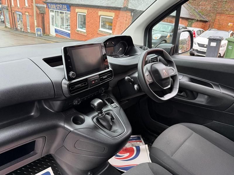 Used Peugeot Partner Premium 2023 White MPV