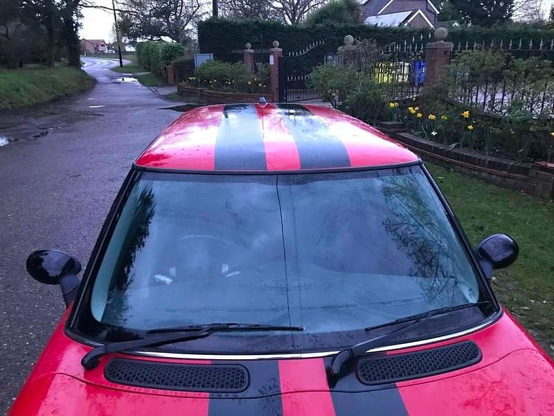 Begagnad Mini ONE Hatch 90 HK (66 kW) 2006 Röd Halvkombi