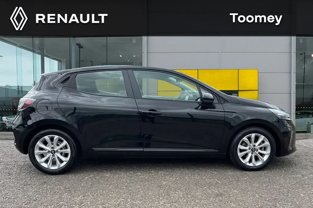 Used Renault Clio V Evolution 140 HP (102 kW) 2024 Black Hatchback