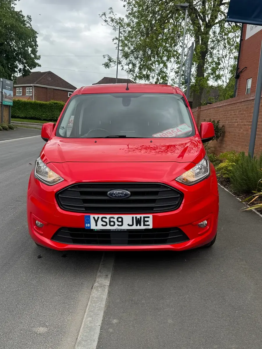 Used Ford Transit Connect Limited 120 HP (88 kW) 2020 Red MPV