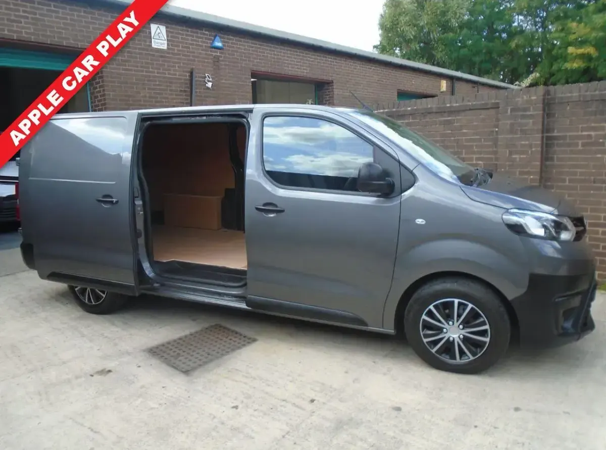 Used Toyota Proace 140 HP (102 kW) 2024 Grey MPV