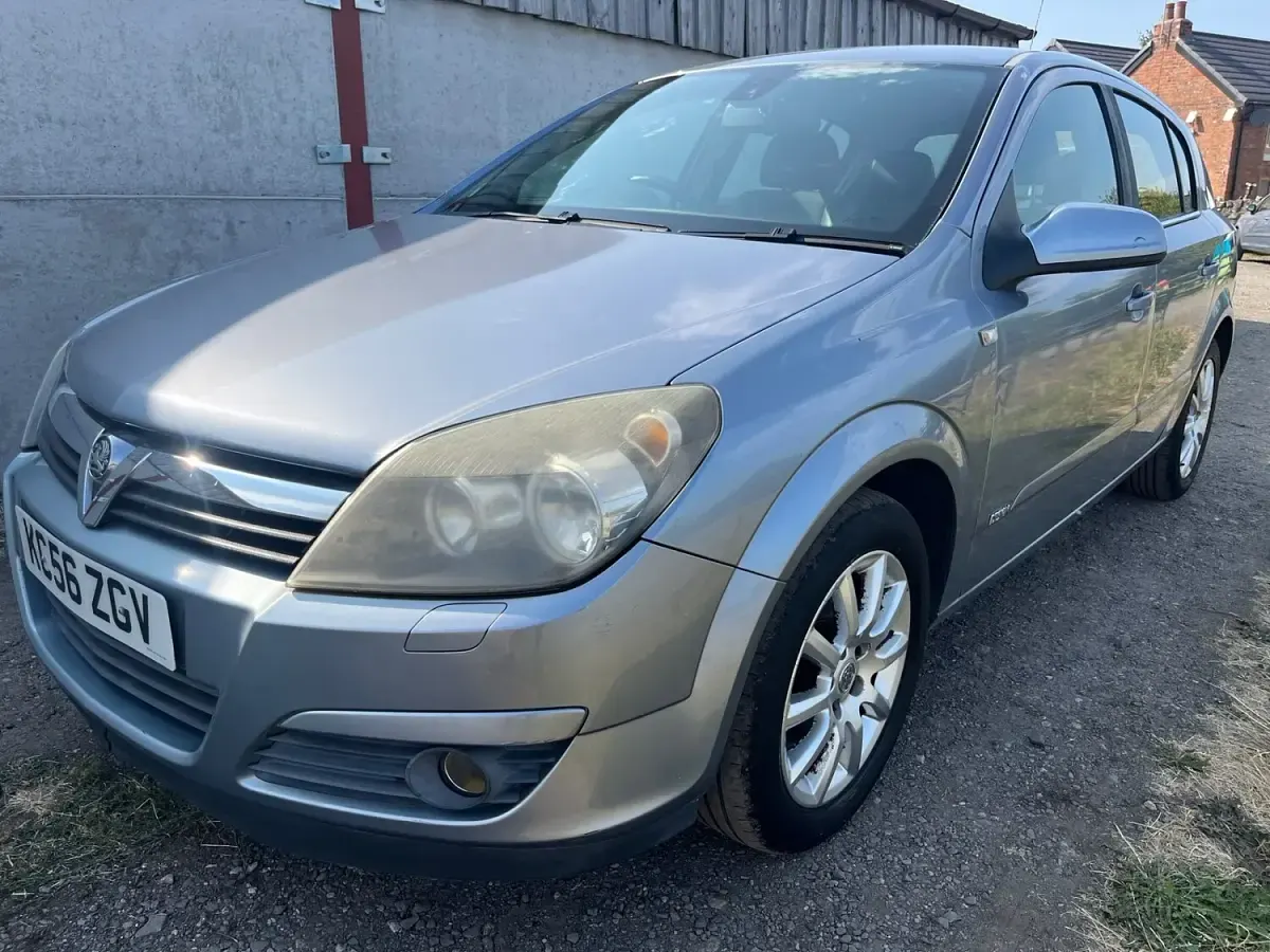 Used Vauxhall Astra Design Edition 2007 Silver Hatchback