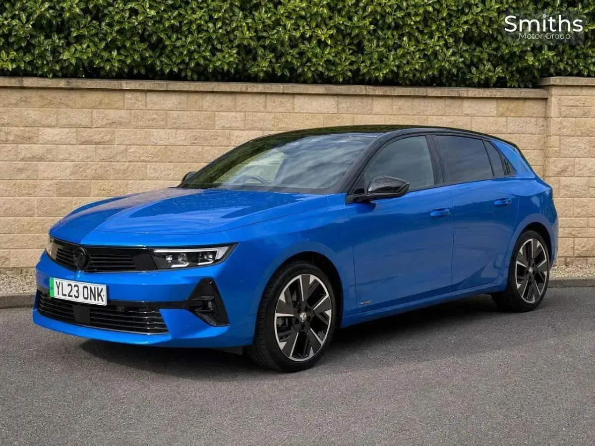 Used Vauxhall Astra Ultimate 113 kW (154 HP) 2023 Blue Hatchback