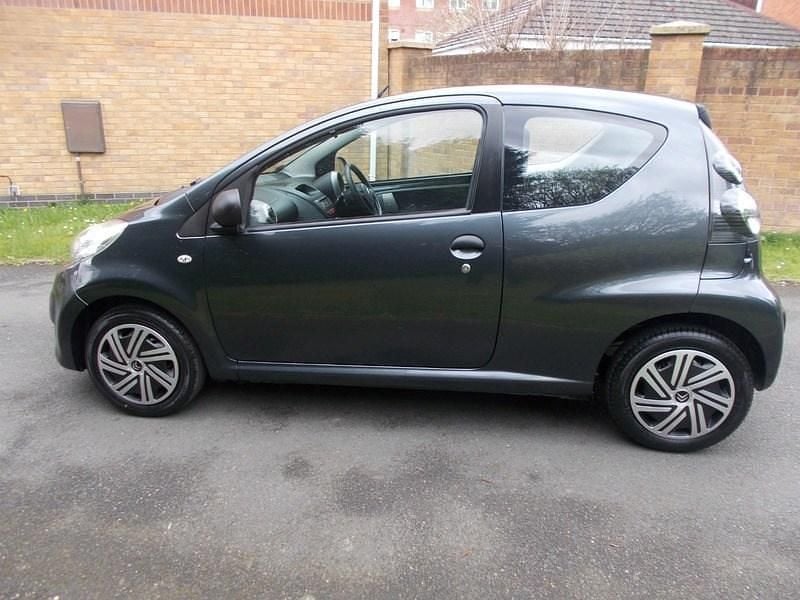 Usado Citroën C1 VTR Sport 68 HP (50 kW) 2012 Cinzento Citadino