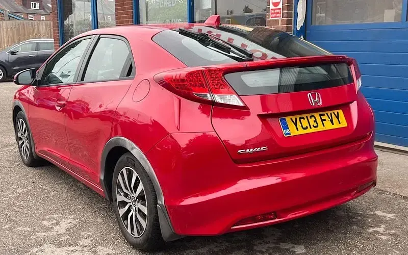 Used Honda Civic SE 120 HP (88 kW) 2013 Red Hatchback