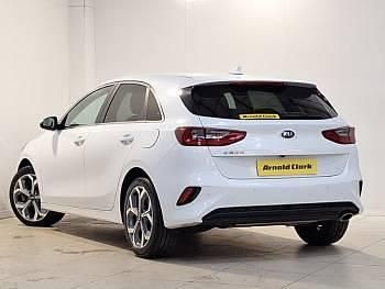Used Kia Ceed 2021 White Hatchback