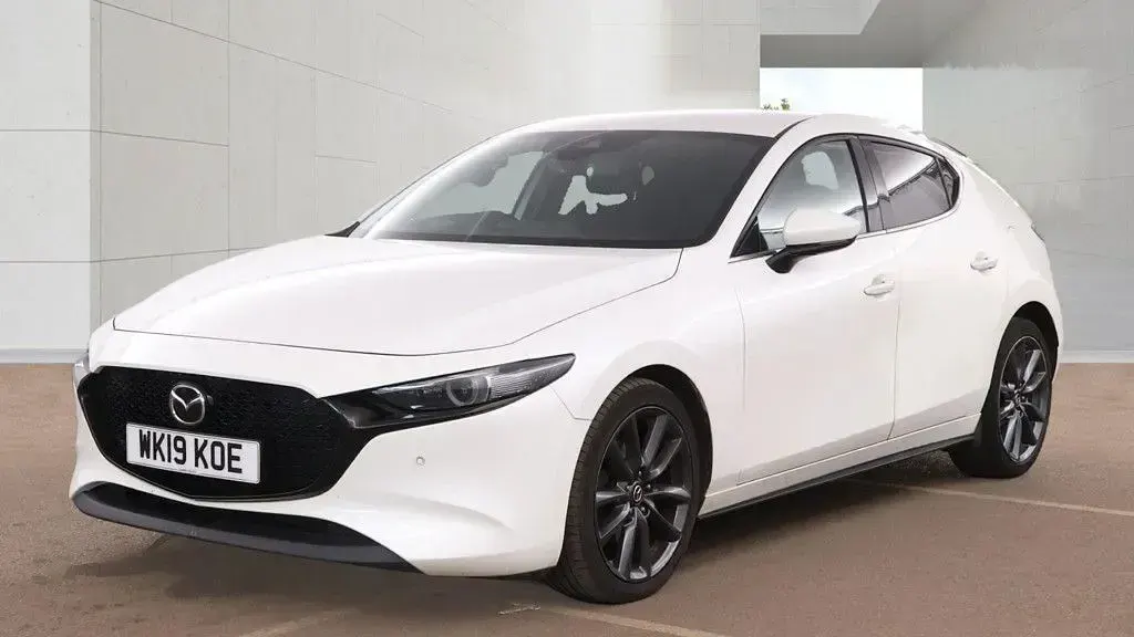 Used Mazda 3 Inclusive 122 HP (89 kW) 2019 White Hatchback