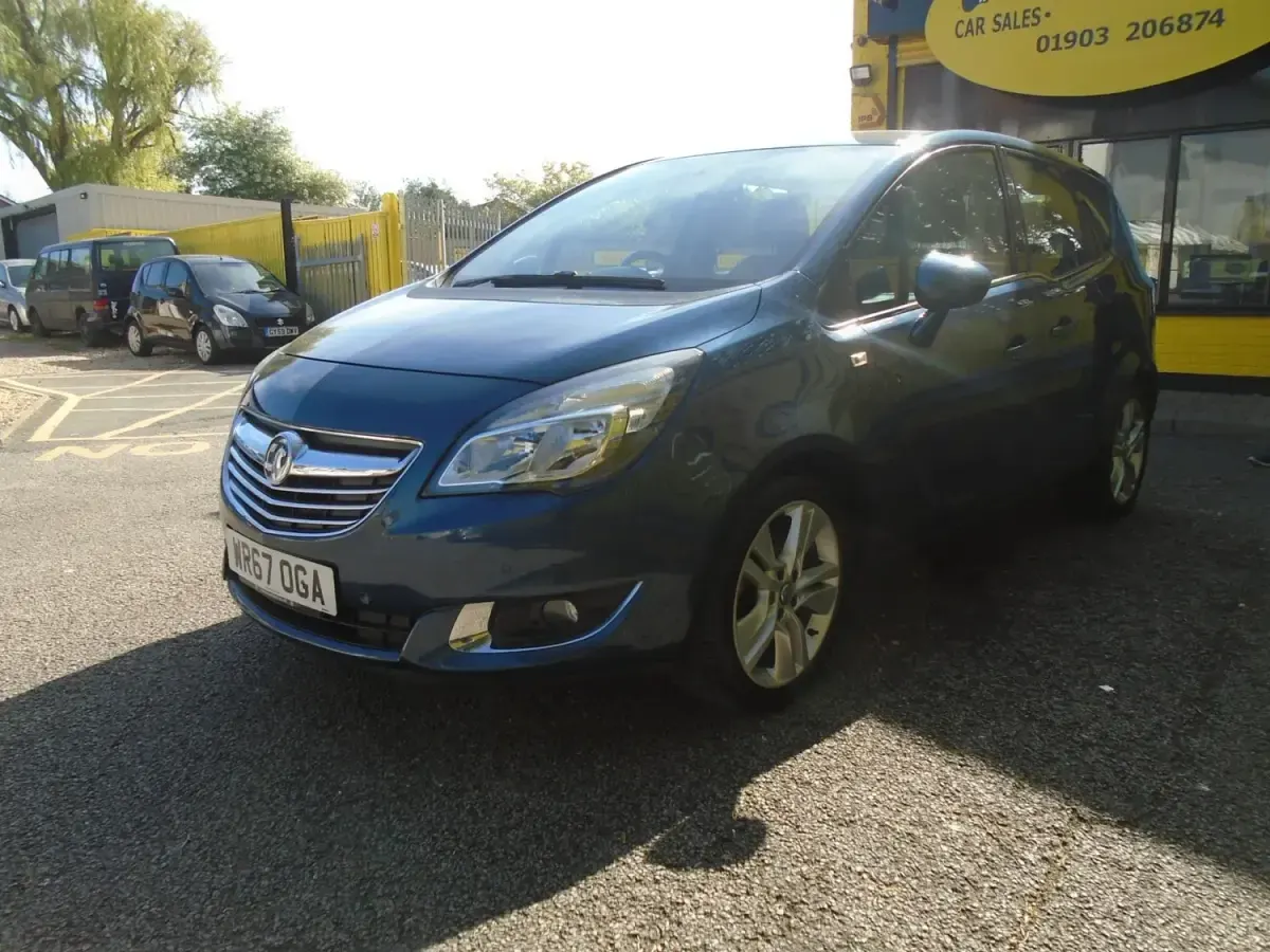 Usado Vauxhall Meriva 2017 Azul Monovolume