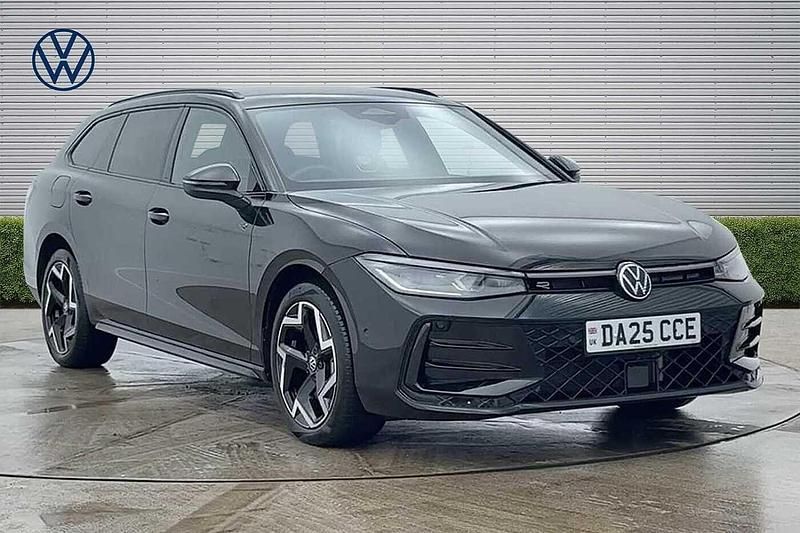 Used VW Passat R-line 272 HP (200 kW) 2025 Black Estate