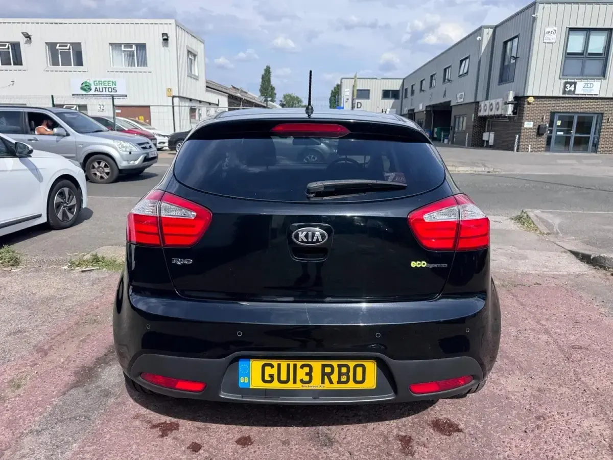 Used Kia Rio 109 HP (80 kW) 2013 Black Hatchback