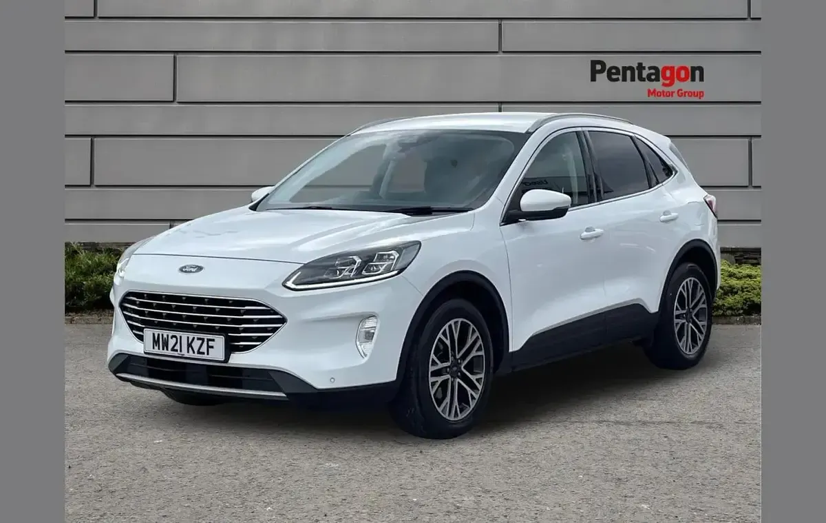 Używany Ford Kuga Titanium 147 KM (108 kW) 2021 Biały SUV