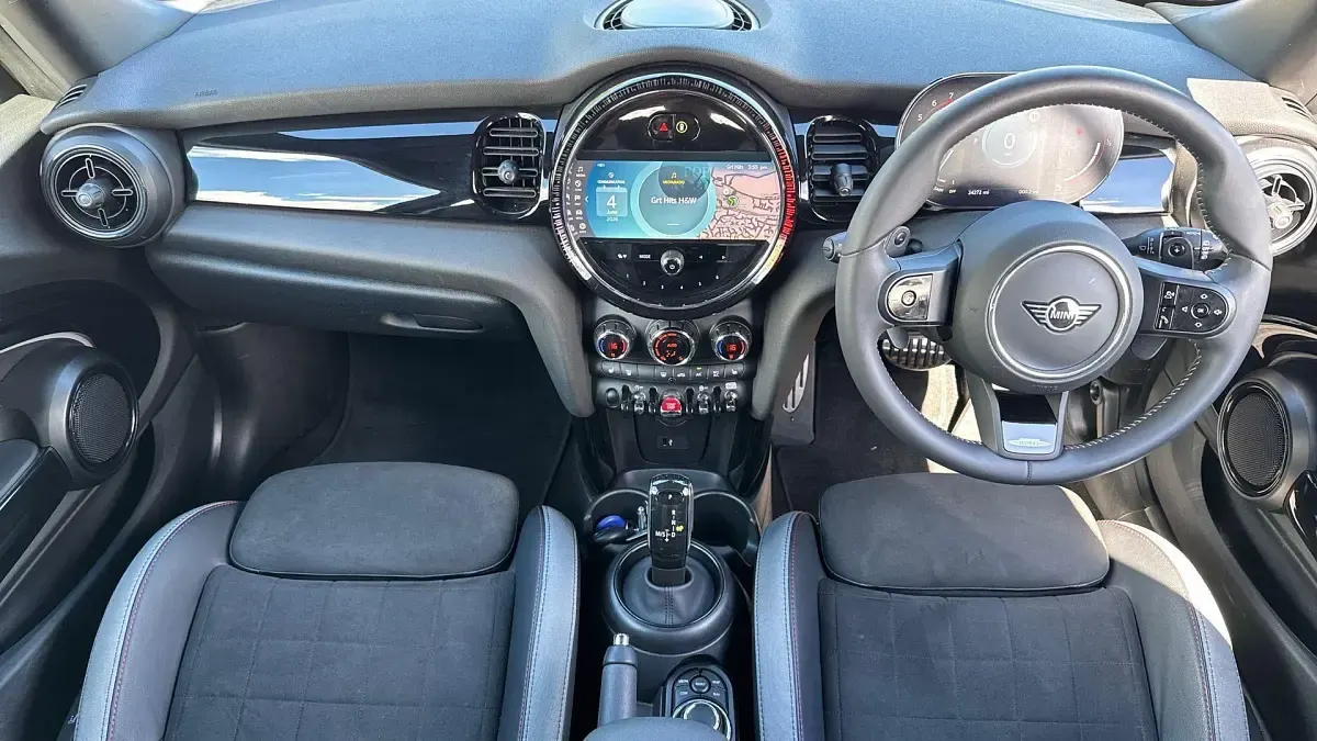 Used Mini John Cooper Works Hatch 228 HP (167 kW) 2023 White Hatchback