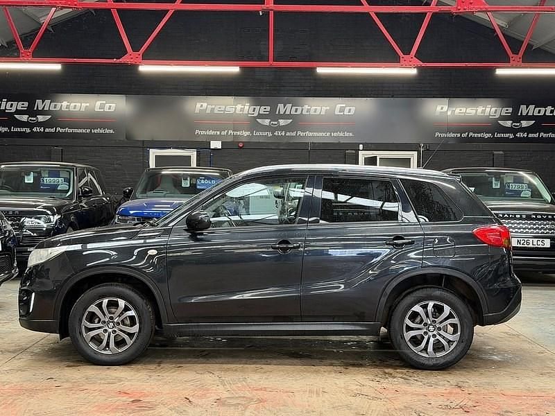 Second-hand Suzuki Vitara SZ4 120 CP (88 kW) 2015 Negru SUV