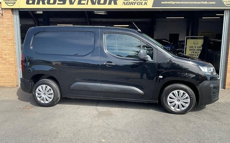 Used Citroën Berlingo 75 HP (55 kW) 2019 Black MPV