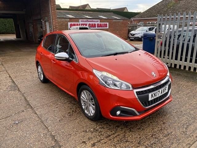 Used Peugeot 208 Allure 2017 Orange Hatchback