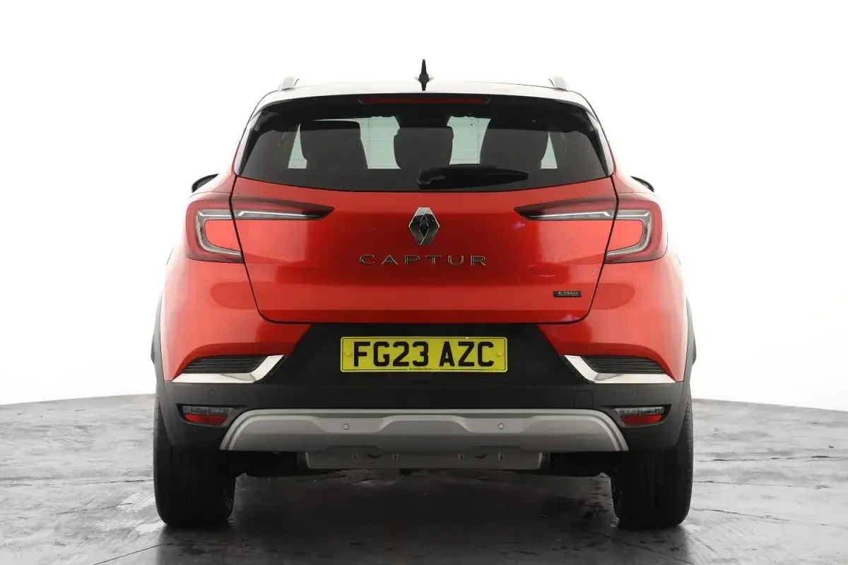 Used Renault Captur Techno 160 HP (117 kW) 2023 Red  SUV