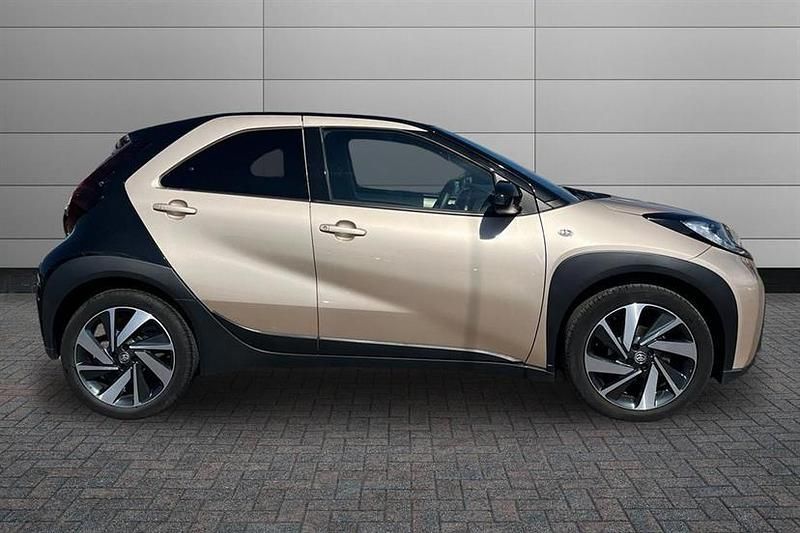 Used Toyota Aygo X 72 HP (52 kW) 2023 Ginger beige with black SUV