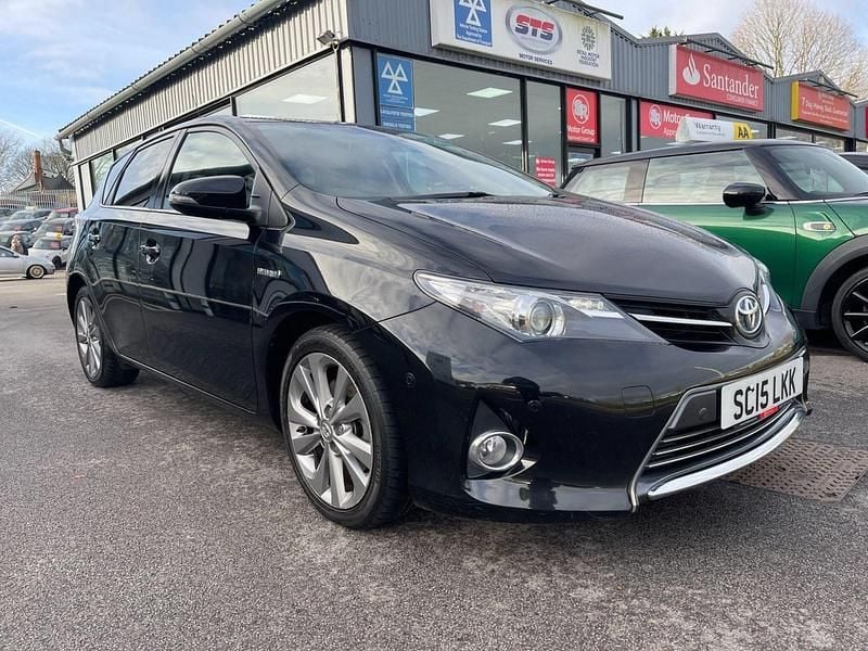 Black Used 2015 Toyota Auris Hybrid Hatchback | £8,764 (Fair price) - Image 1/4