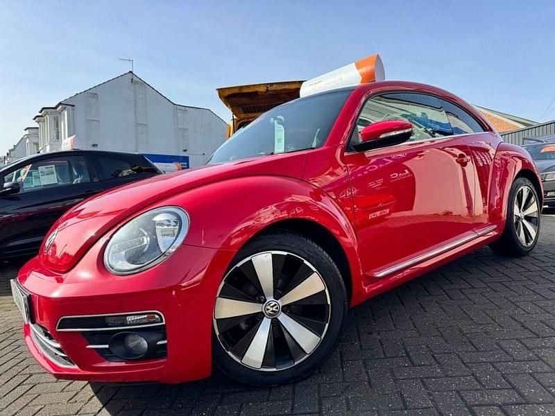 Used VW Beetle Design 105 HP (77 kW) 2018 Red Hatchback