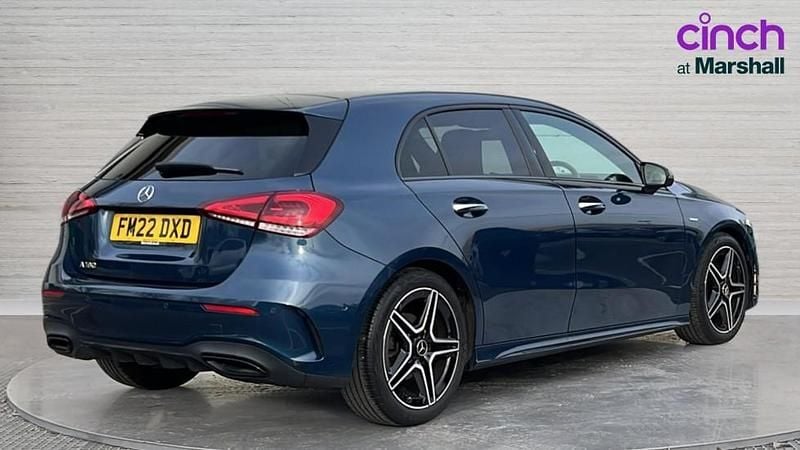 Used Mercedes A180 AMG Line Premium Plus 136 HP (100 kW) 2022 Blue Hatchback