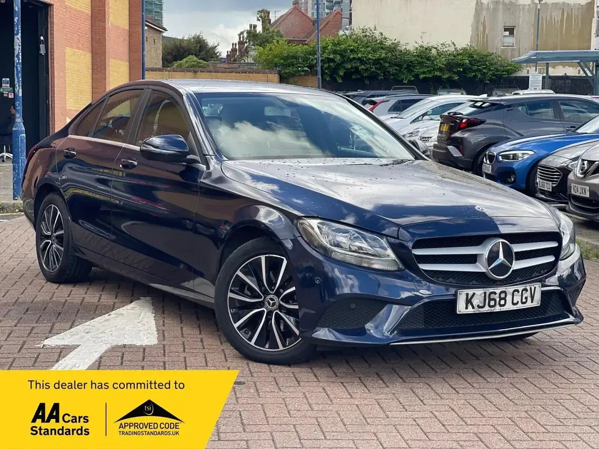 Used Mercedes C220 SE 194 HP (142 kW) 2018 Blue Sedan