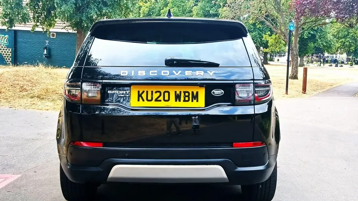 Used Land Rover Discovery 5 S 180 HP (132 kW) 2020 Black SUV