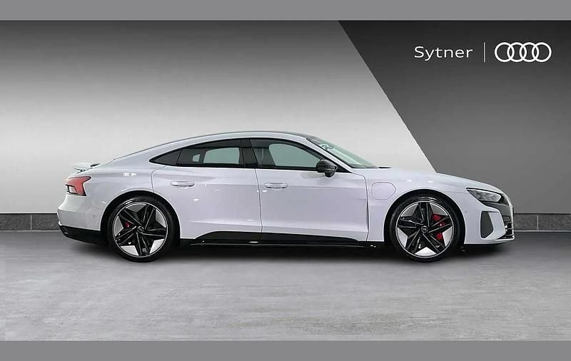 Used Audi e-tron GT quattro Comfort 475 kW (646 HP) 2024 Grey Sedan