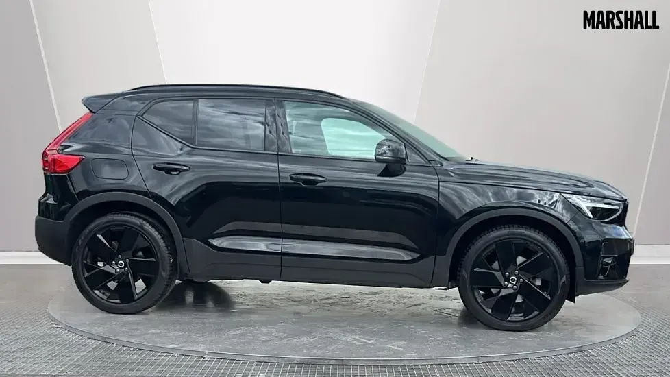 Used Volvo XC40 Plus 197 HP (144 kW) 2025 Black SUV