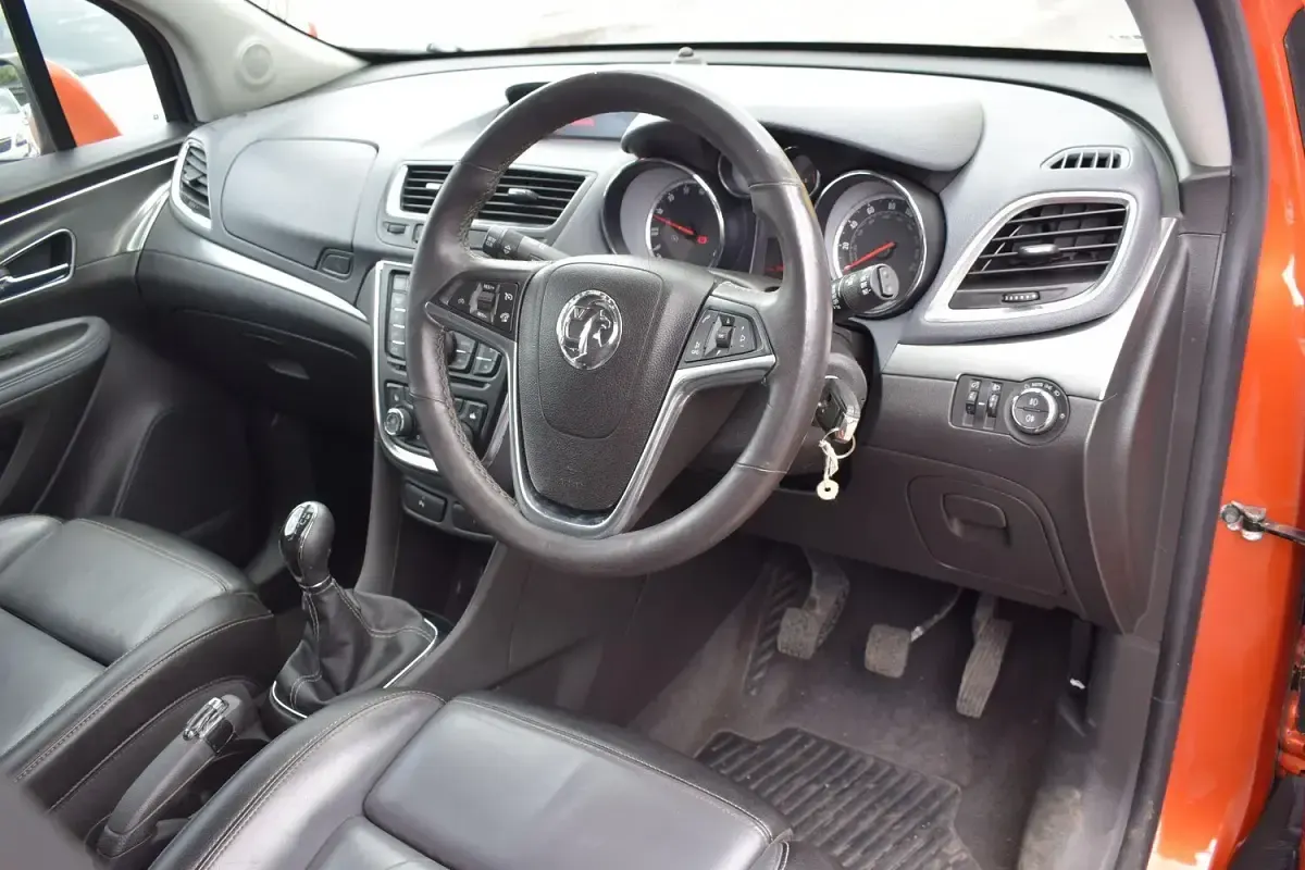Used Vauxhall Mokka 115 HP (84 kW) 2014 Orange SUV