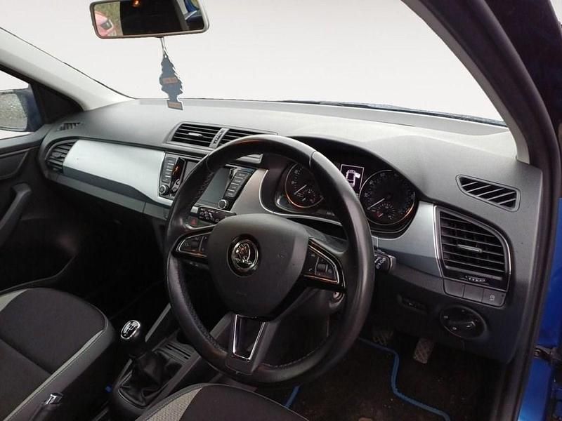 Used Skoda Fabia Colour Edition 95 HP (69 kW) 2017 Blue Hatchback