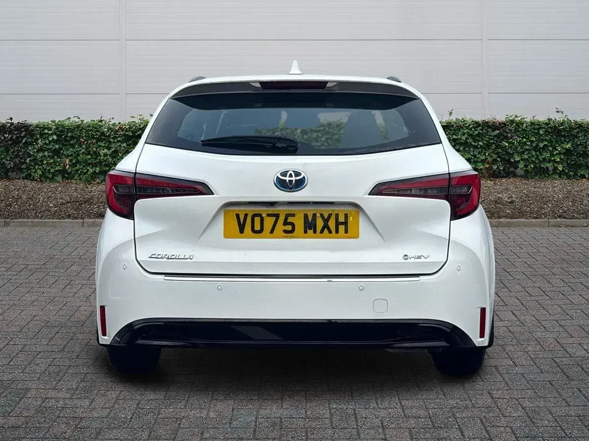 Used Toyota Corolla 140 HP (102 kW) 2025 White