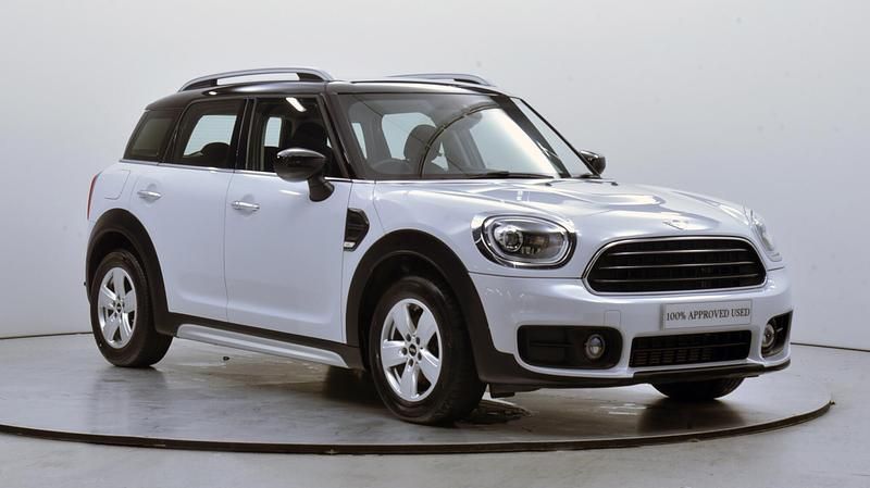White Used 2020 Mini Cooper Countryman Classic SUV | £16,995 (Good price) - Image 1/4
