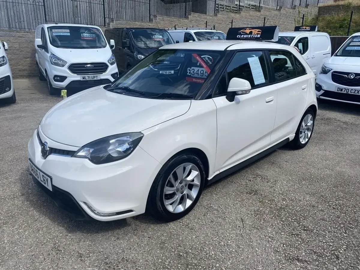 Used MG MG3 106 HP (77 kW) 2016 White Hatchback