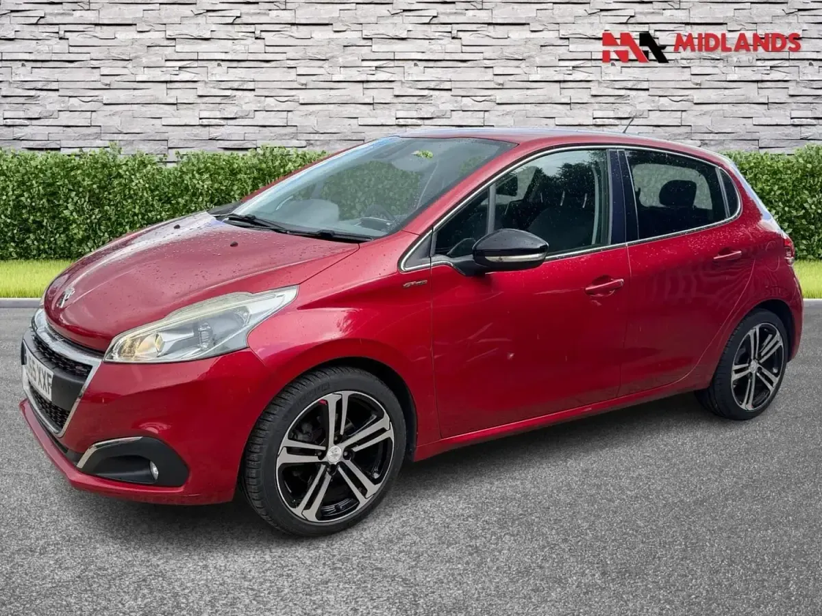 Second-hand Peugeot 208 GT-line 110 CP (80 kW) 2016 Roșu Hatchback