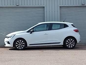 Used Renault Clio V Evolution 90 HP (66 kW) 2023 White Hatchback
