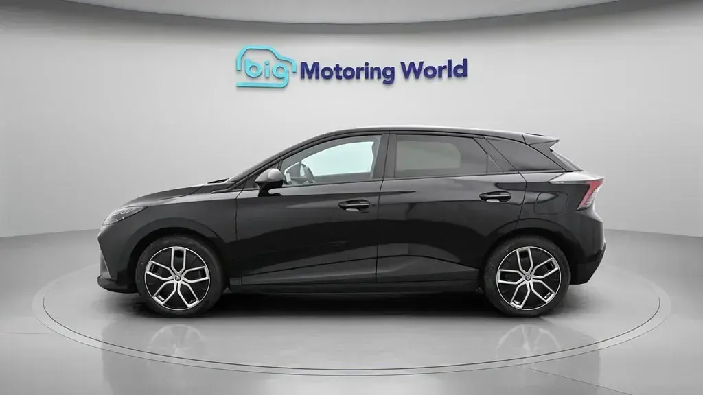 Begagnad MG MG4 EV Trophy 319 kW (435 HK) 2023 Halvkombi