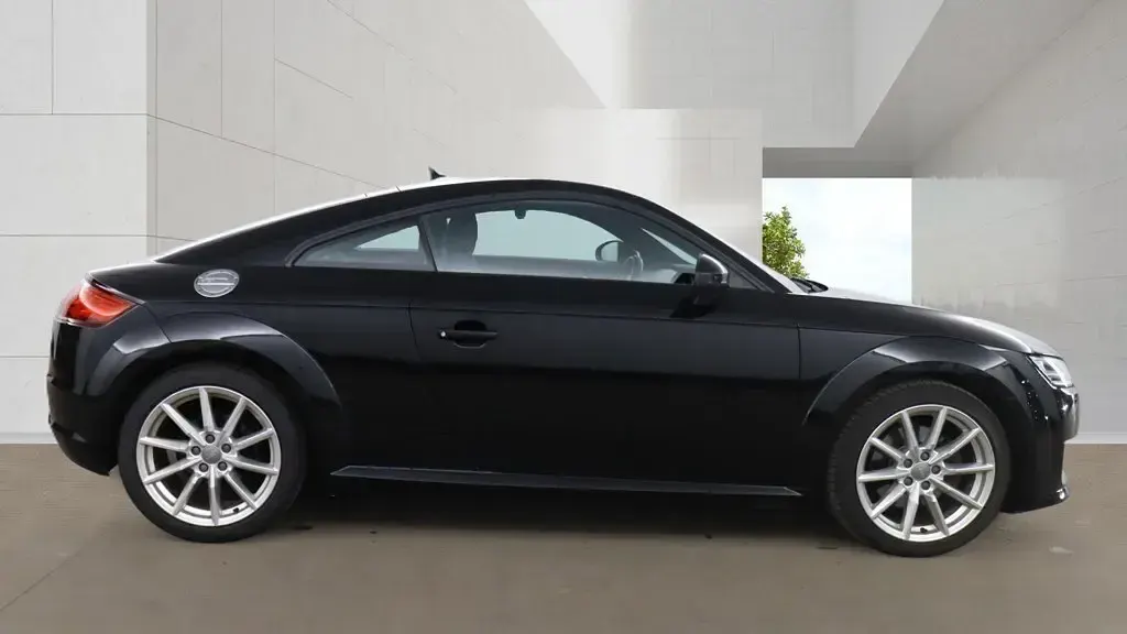 Begagnad Audi TT Sport 180 HK (132 kW) 2018 Svart Sportkupé