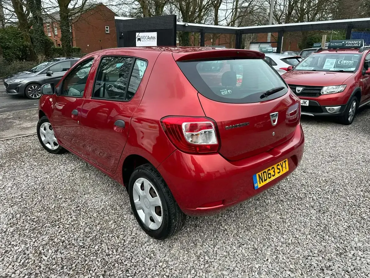 Used Dacia Sandero Ambiance 75 HP (55 kW) 2014 Red Hatchback