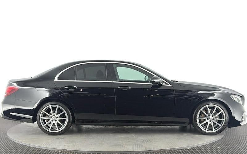 Begagnad Mercedes E200 AMG line 184 HK (135 kW) 2020 Svart Sedan