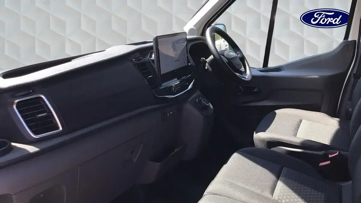 New Ford E-Transit Trend 67 kW (92 HP) 2026 Silver Van