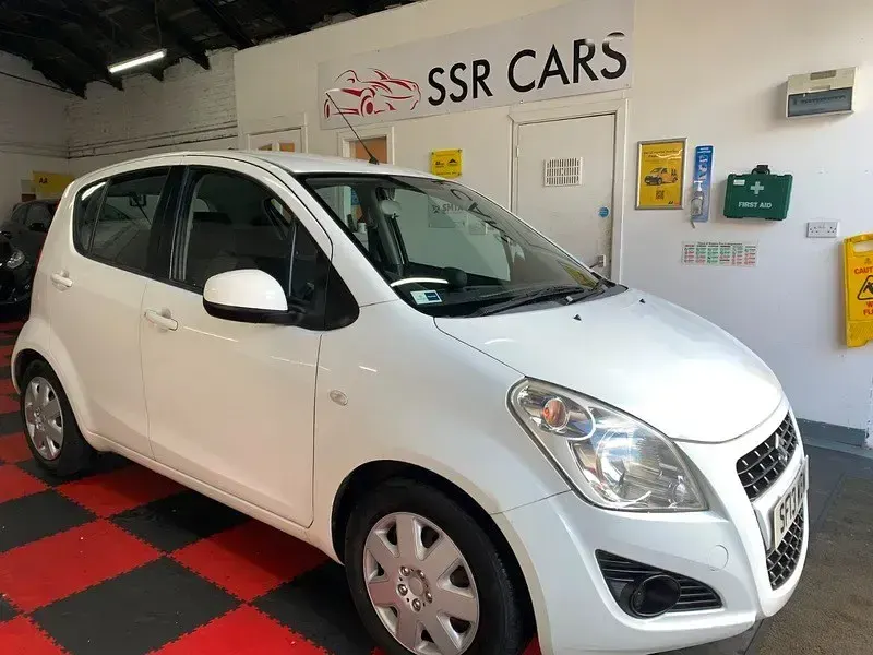 Gebraucht Suzuki Splash SZ3 68 PS (50 kW) 2013 Weiß Kleinwagen