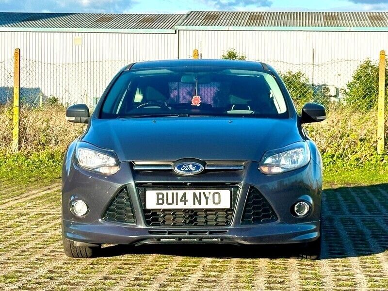 Used Ford Focus Zetec 161 HP (118 kW) 2014 Grey Hatchback