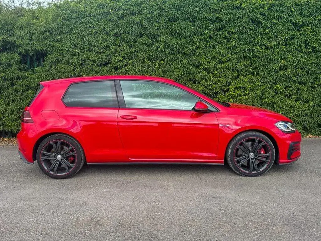 Used VW Golf VII GTI 245 HP (180 kW) 2018 Red Hatchback