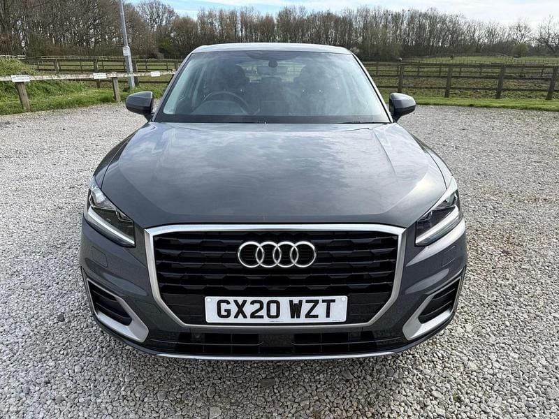 Begagnad Audi Q2 Sport 2020 Grå SUV