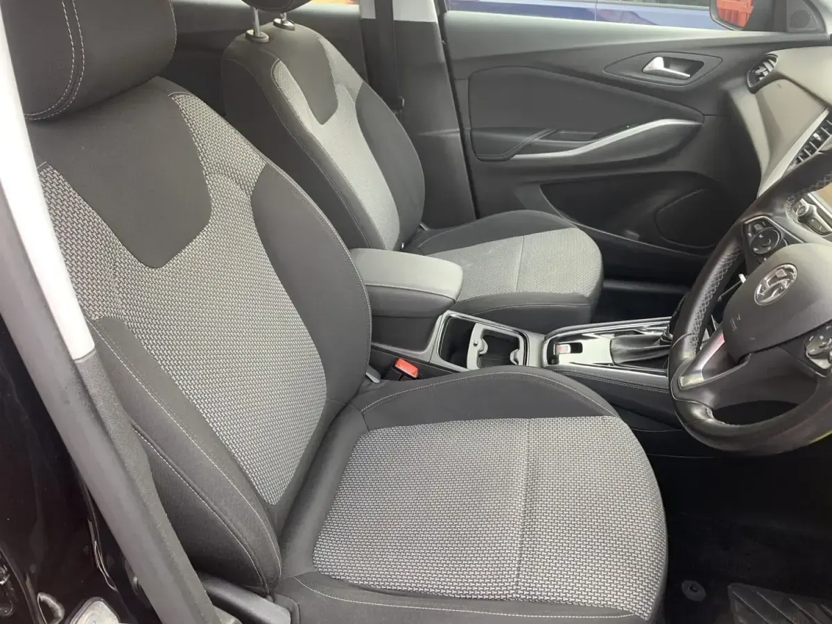 Second-hand Vauxhall Grandland X 130 CP (95 kW) 2018 Negru SUV