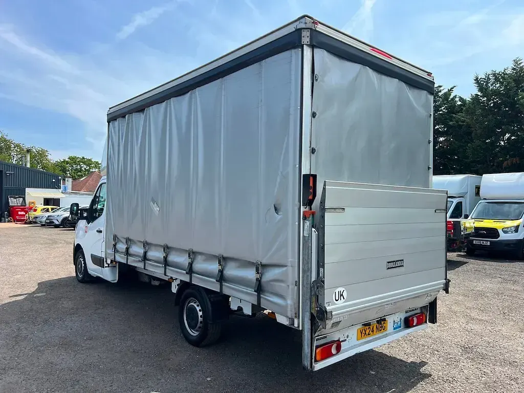 Used Renault Master 143 HP (105 kW) 2024 White MPV