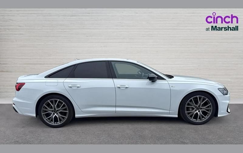 Usado Audi A6 Black Edition 204 HP (150 kW) 2023 Branco Sedan