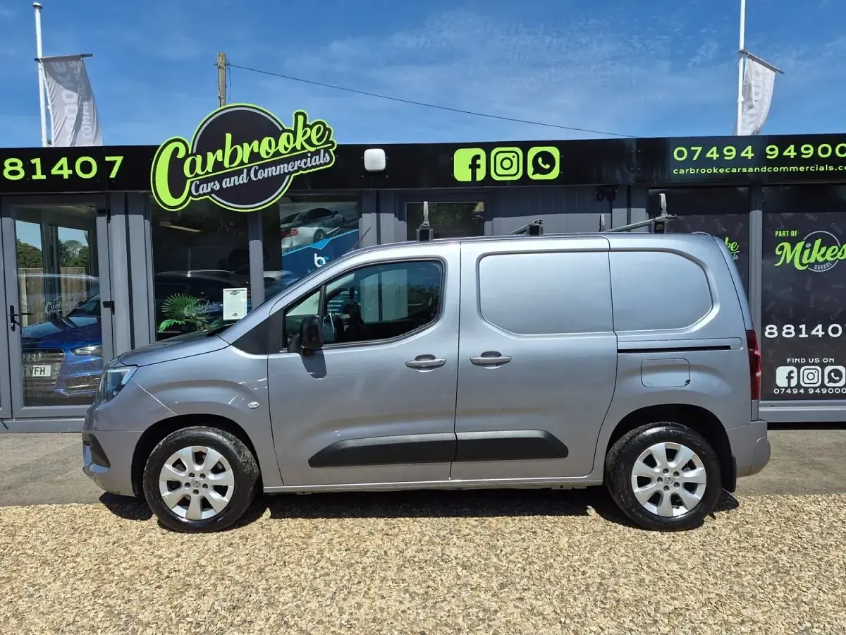 Used Vauxhall Combo Elite 100 HP (73 kW) 2022 Grey MPV