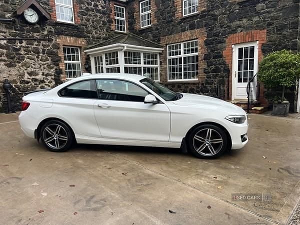 White Used 2016 BMW 220 Sport Line Coupe | £10,250 (Fair price) - Image 1/4